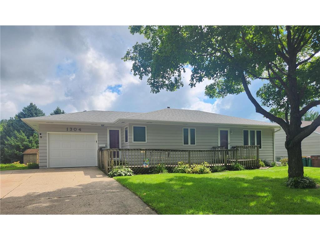1304 Crestview Road Albert Lea MN 56007 6775047 image1