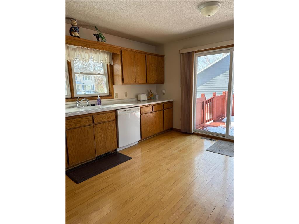 1304 Rushmore Crescent Burnsville MN 55306 6682910 image6