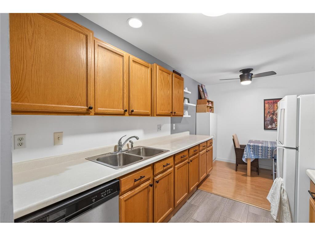 1304 W Medicine Lake Drive #119 Plymouth MN 55441 - Medicine Lake 7016535 image3