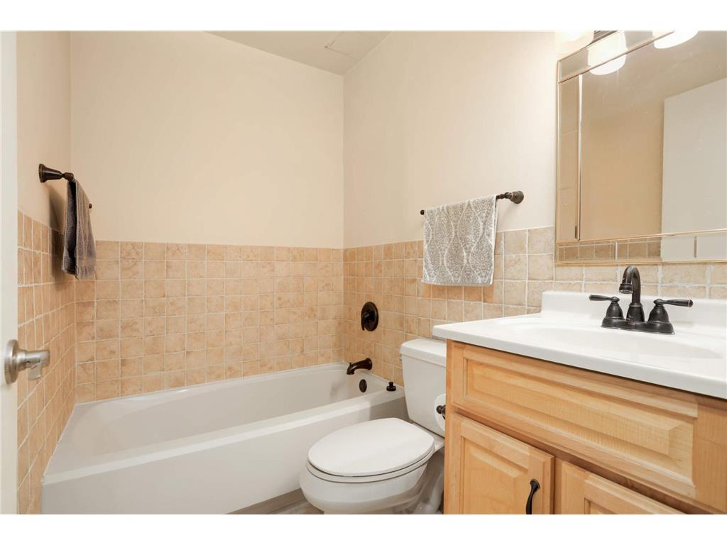 1304 W Medicine Lake Drive #202 Plymouth MN 55441 - Medicine Lake 6821213 image19