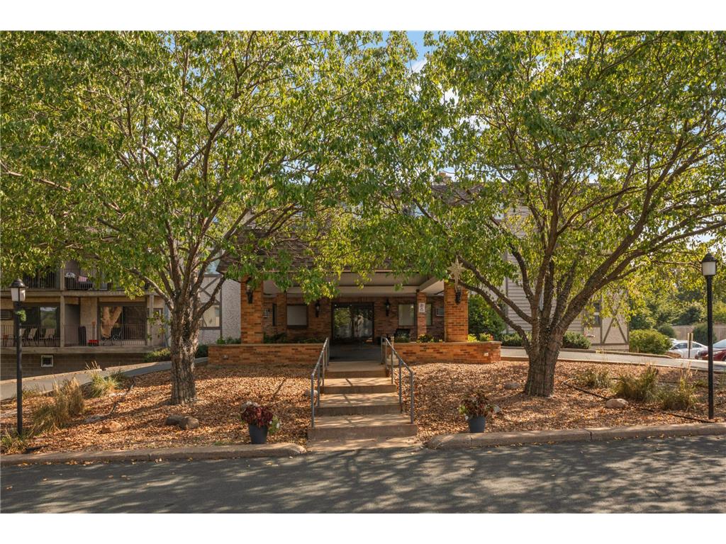 1304 W Medicine Lake Drive #202 Plymouth MN 55441 - Medicine Lake 6821213 image4