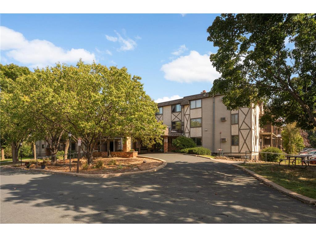 1304 W Medicine Lake Drive #202 Plymouth MN 55441 - Medicine Lake 7060437 image1