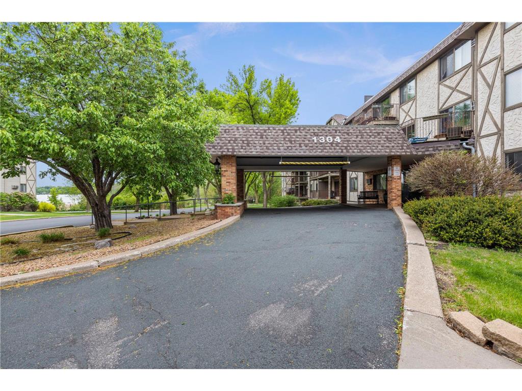 1304 W Medicine Lake Drive #308 Plymouth MN 55441 - Medicine Lake 7084211 image1