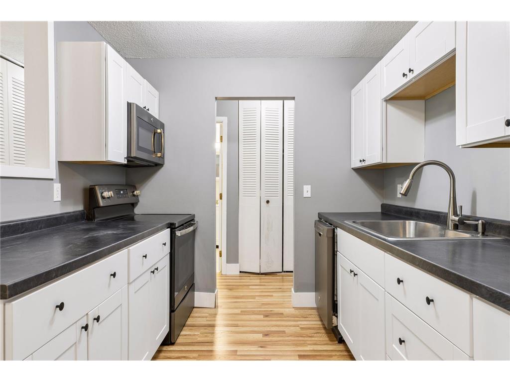 1304 W Medicine Lake Drive #320 Plymouth MN 55441 - Medicine Lake 7111038 image15