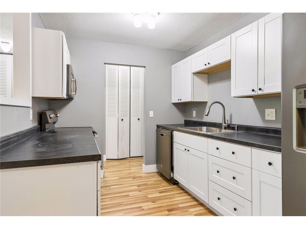 1304 W Medicine Lake Drive #320 Plymouth MN 55441 - Medicine Lake 7111038 image16