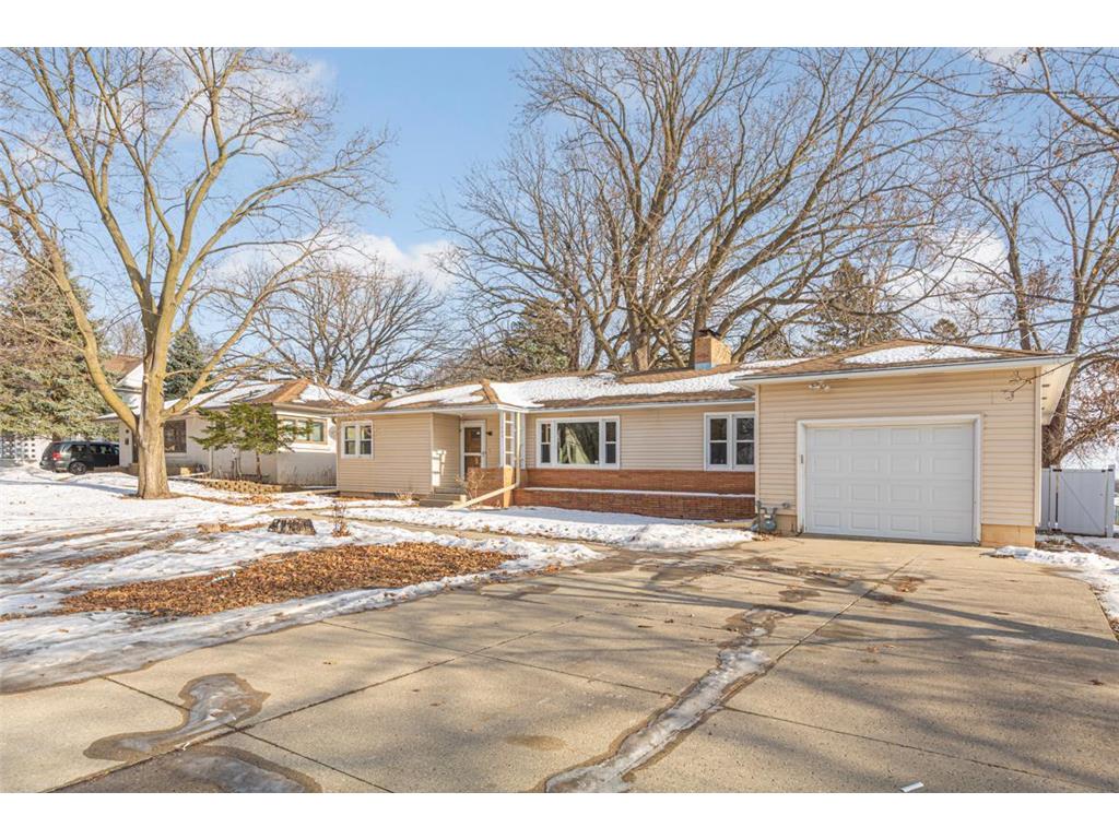 1305 4th Street SW Austin MN 55912 7002901 image1