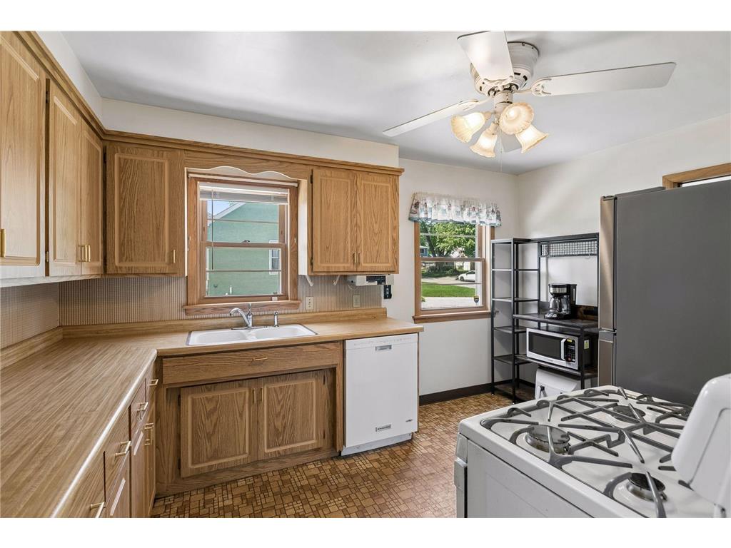 1306 Ryan Avenue W Roseville MN 55113 7074620 image10
