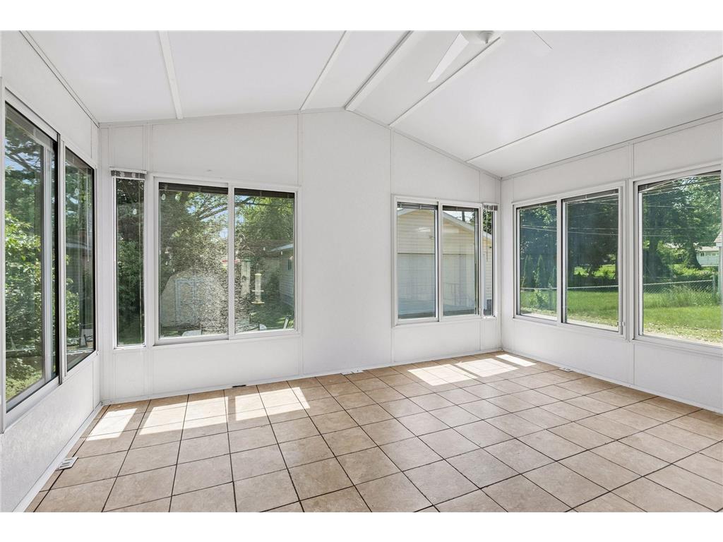 1306 Ryan Avenue W Roseville MN 55113 7074620 image17
