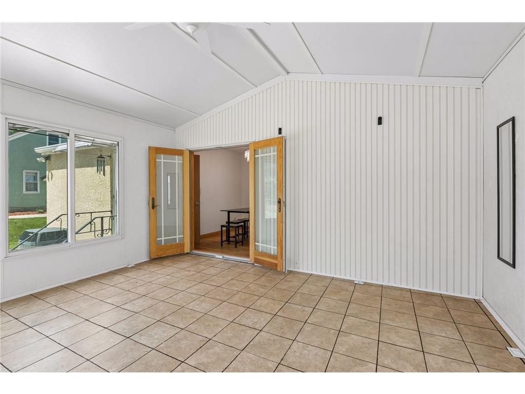 1306 Ryan Avenue W Roseville MN 55113 7074620 image18
