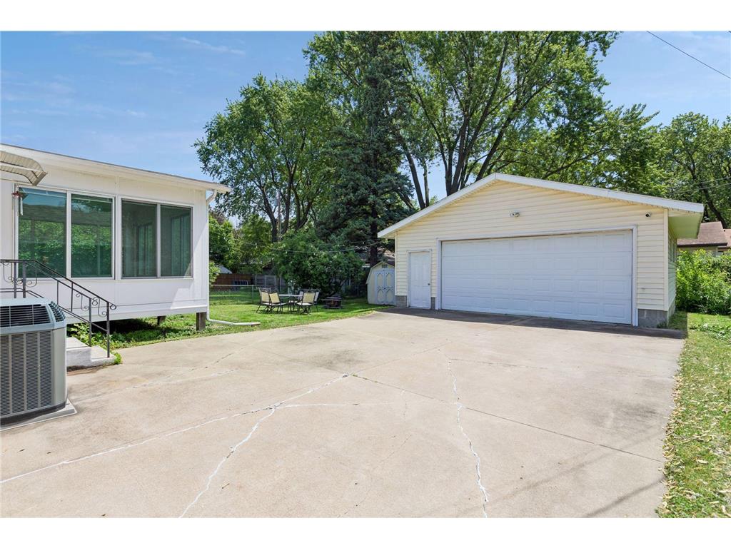 1306 Ryan Avenue W Roseville MN 55113 7074620 image26