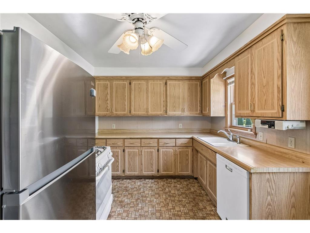 1306 Ryan Avenue W Roseville MN 55113 7074620 image8
