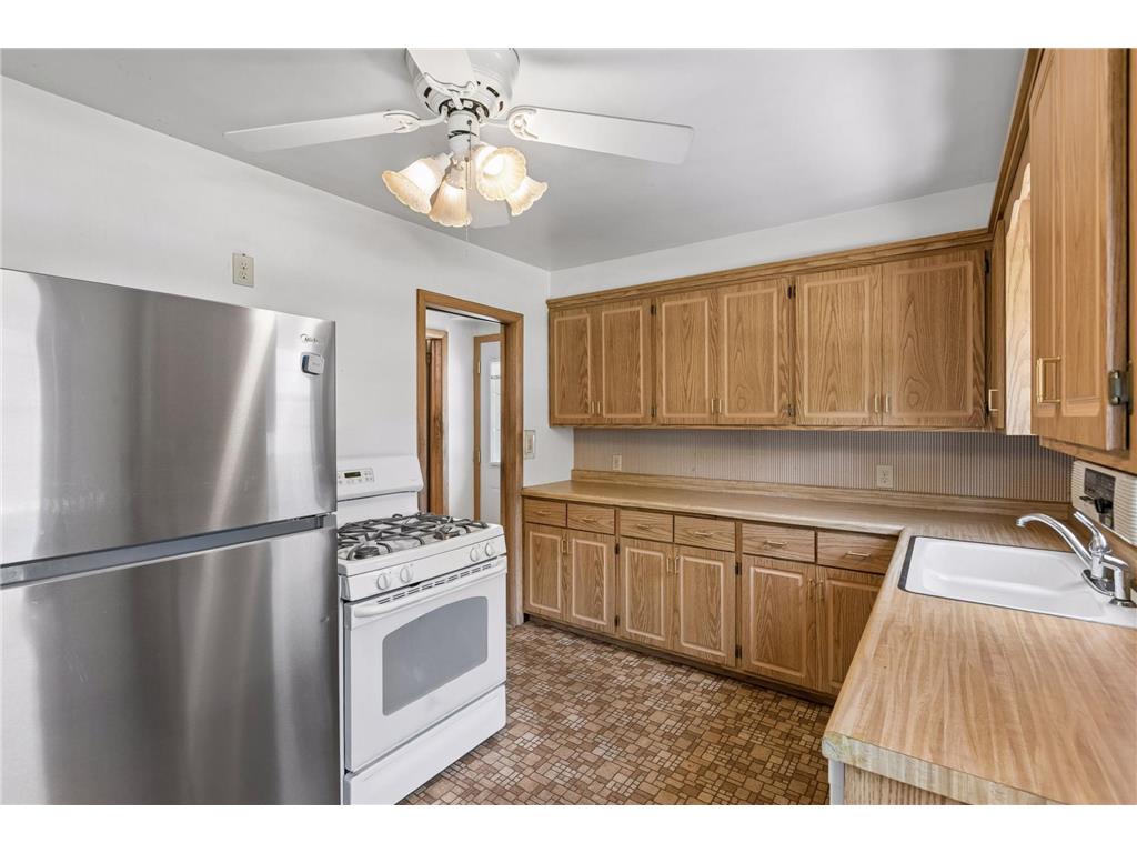 1306 Ryan Avenue W Roseville MN 55113 7074620 image9