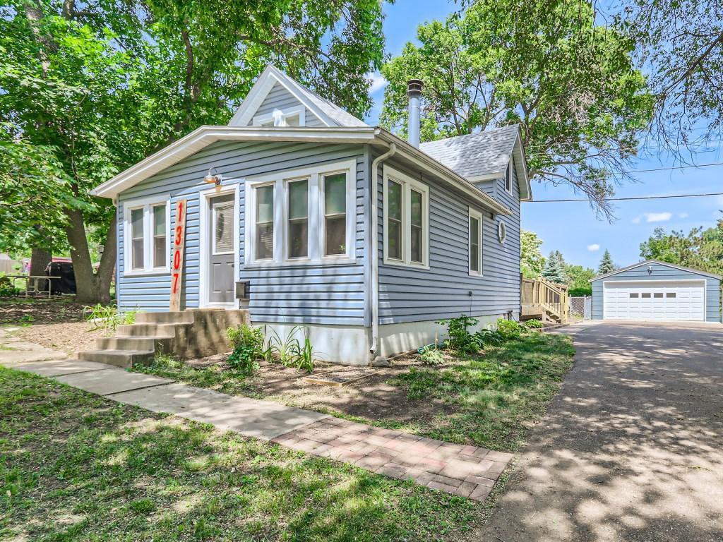 1307 Garden Avenue Roseville MN 55113 6387450 image1