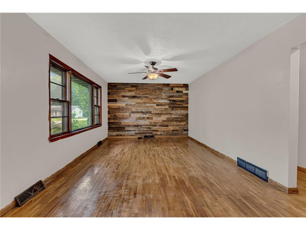 1308 10th Street SW Willmar MN 56201 7086528 image11