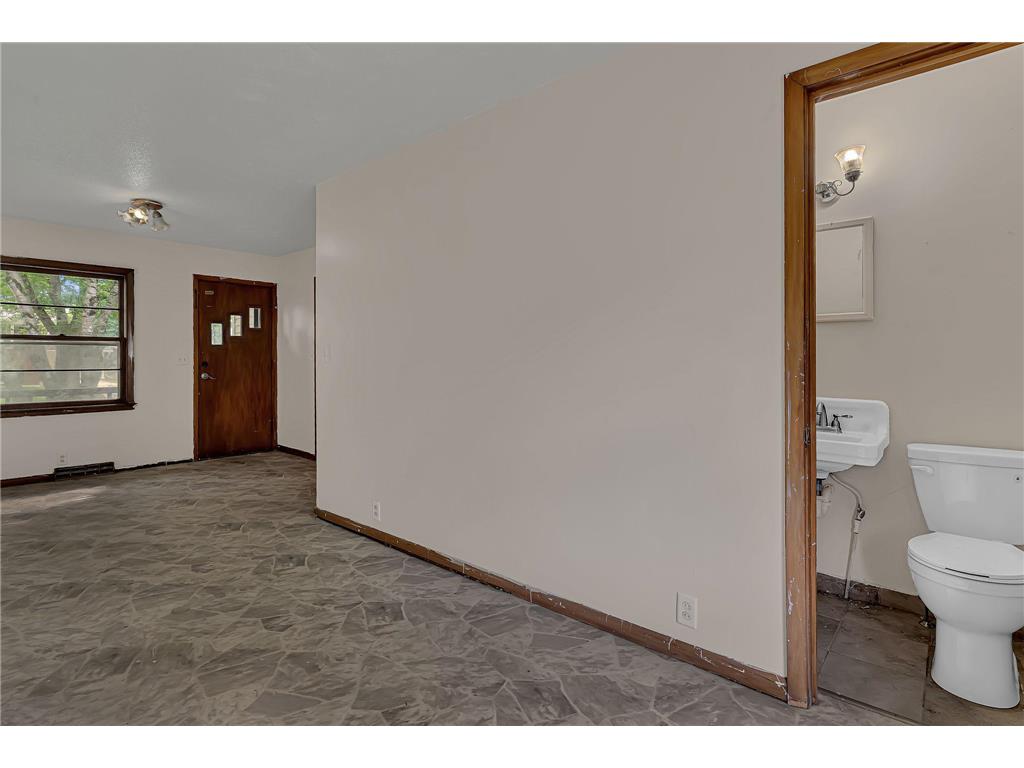 1308 10th Street SW Willmar MN 56201 7086528 image4
