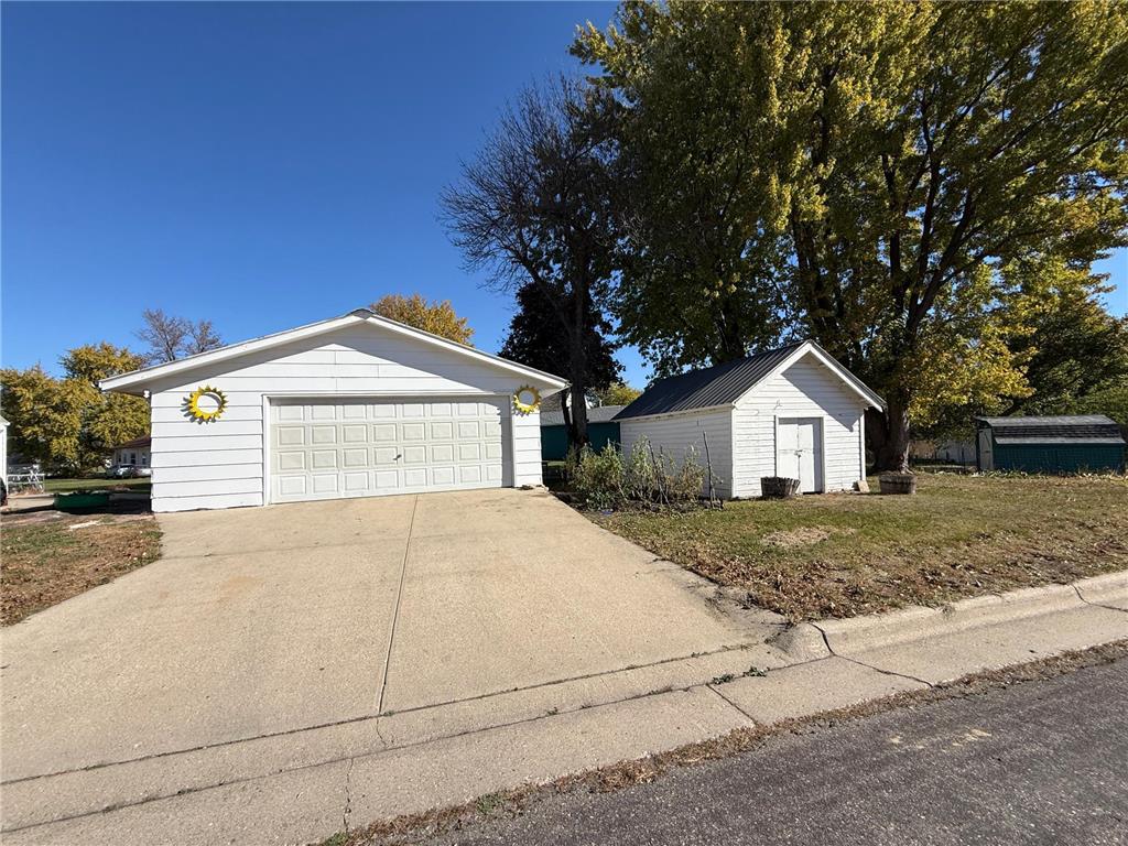 1308 East Avenue Worthington MN 56187 6813206 image5