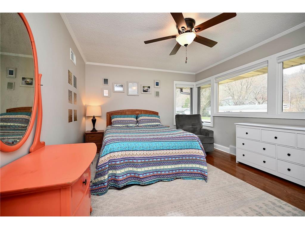 1308 Parkview Avenue Winona MN 55987 7049565 image11