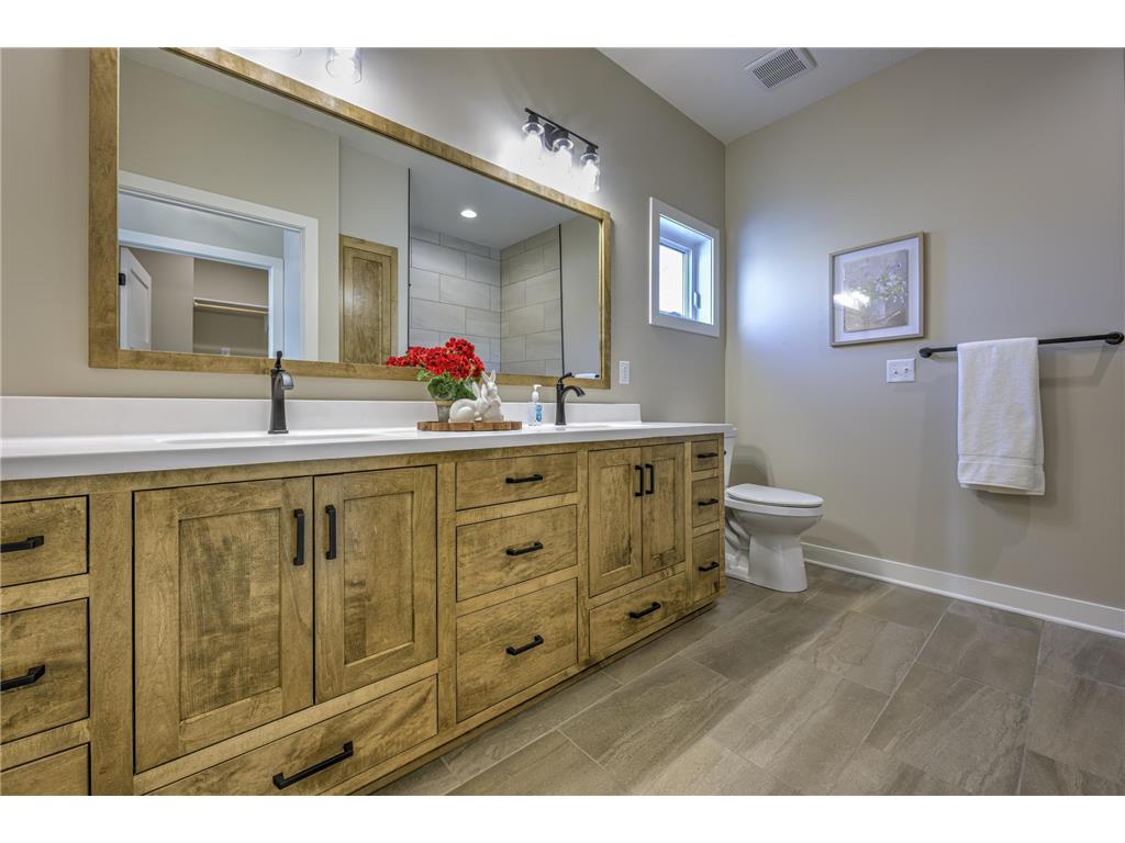 1308 Sherwood Street SE Hutchinson MN 55350 6820358 image13