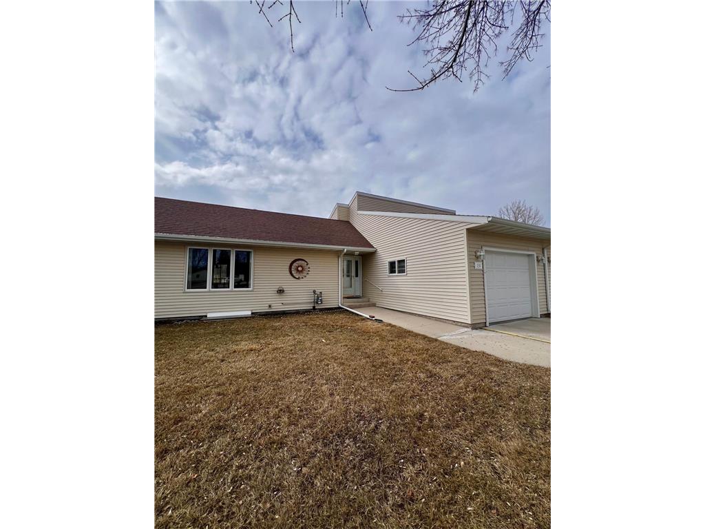 131 Belleville Court Thief River Falls MN 56701 6503421 image1
