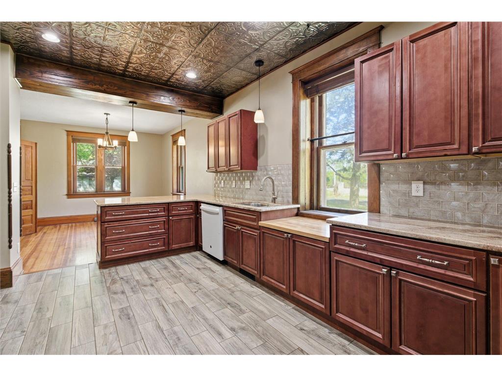 131 Main Street N Shakopee MN 55379 7069533 image5