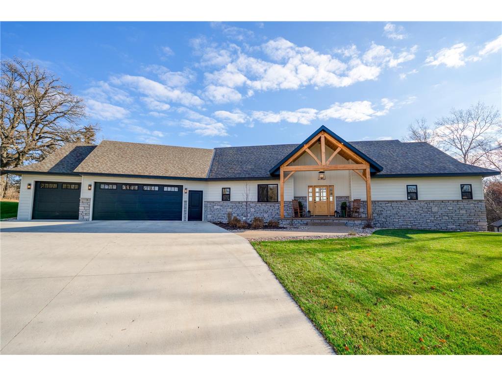 131 Pine Street NW New London MN 56273 7041883 image1