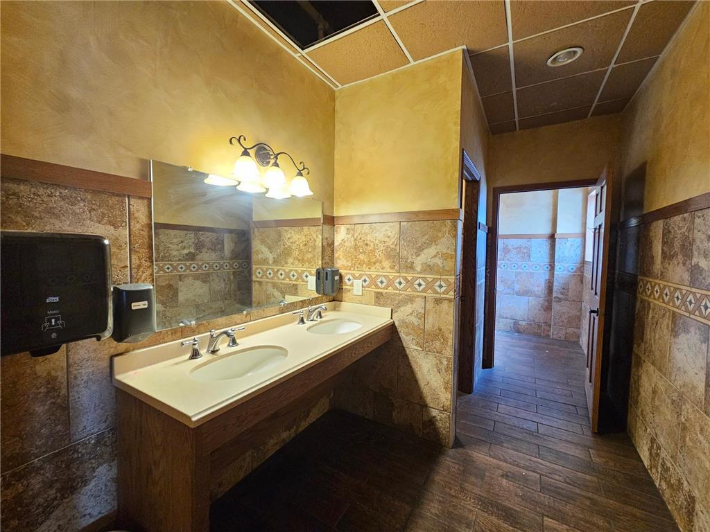 131 W Main Street Spring Grove MN 55974 6678667 image10