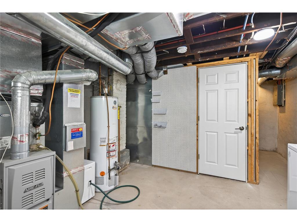 1310 Thomas Avenue N Minneapolis MN 55411 7070905 image18