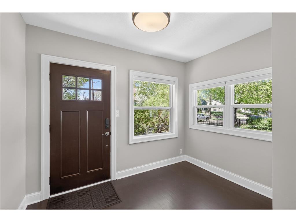 1310 Thomas Avenue N Minneapolis MN 55411 7070905 image2