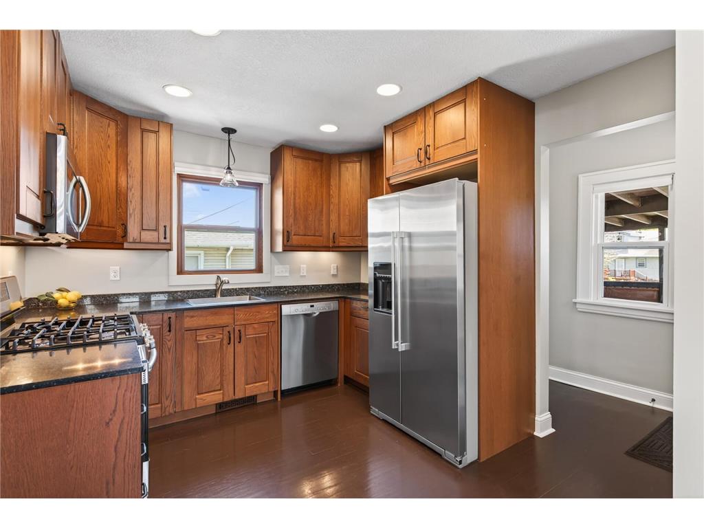1310 Thomas Avenue N Minneapolis MN 55411 7070905 image8