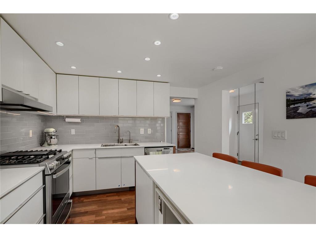 1310 Washington Street NE Minneapolis MN 55413 7071152 image11