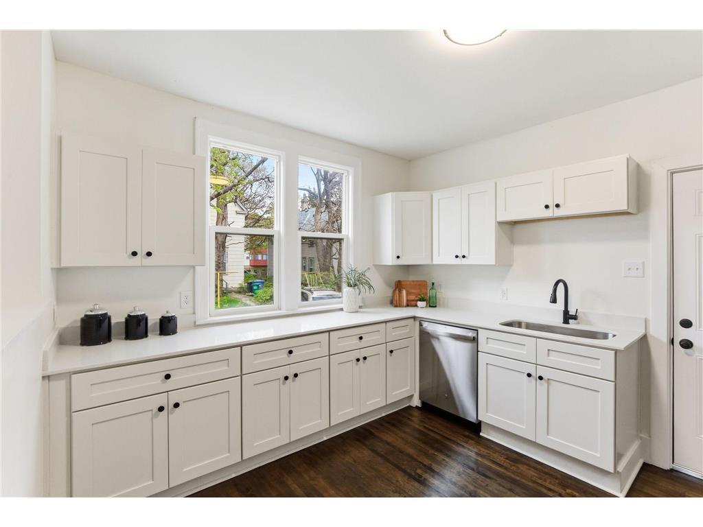 1311 30th Avenue N Minneapolis MN 55411 7067191 image12
