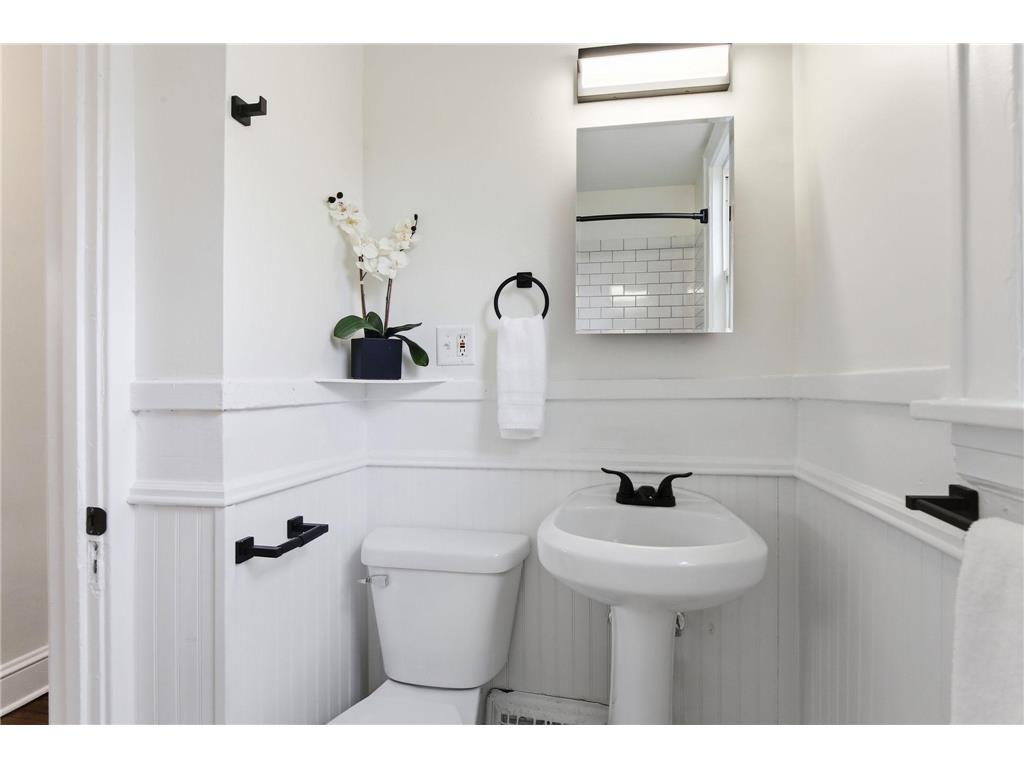 1311 30th Avenue N Minneapolis MN 55411 7067191 image21