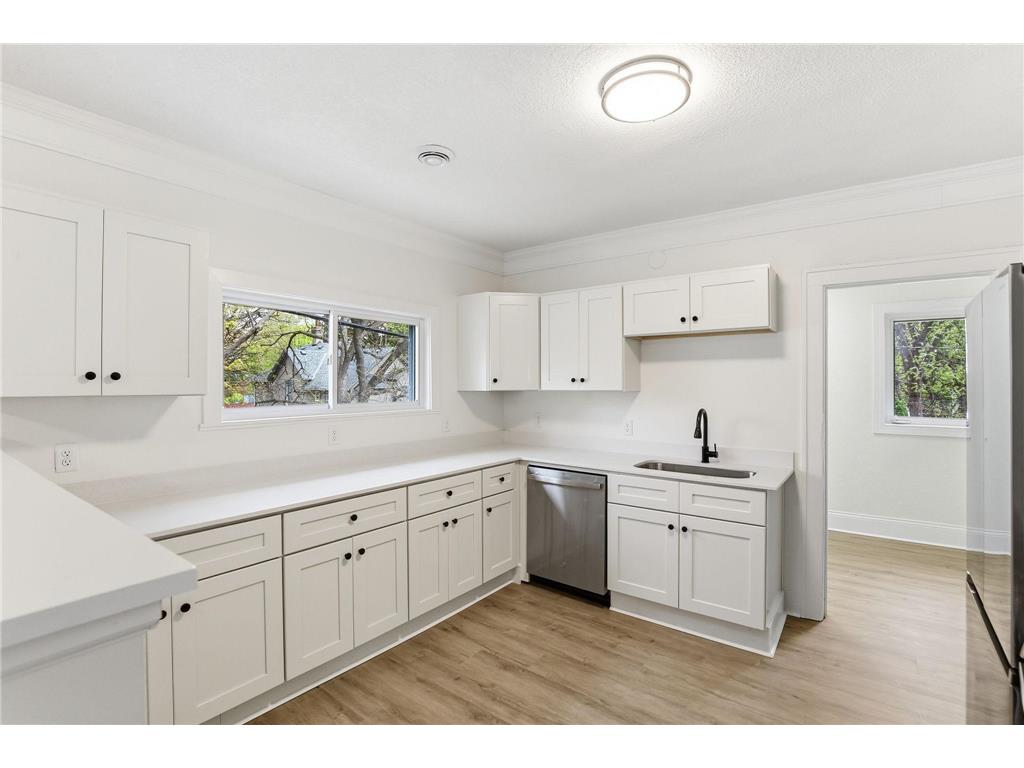 1311 30th Avenue N Minneapolis MN 55411 7067191 image28