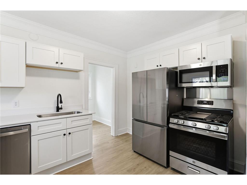 1311 30th Avenue N Minneapolis MN 55411 7067191 image29