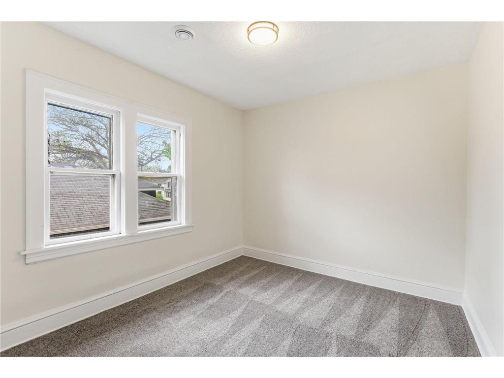 1311 30th Avenue N Minneapolis MN 55411 7067191 image32