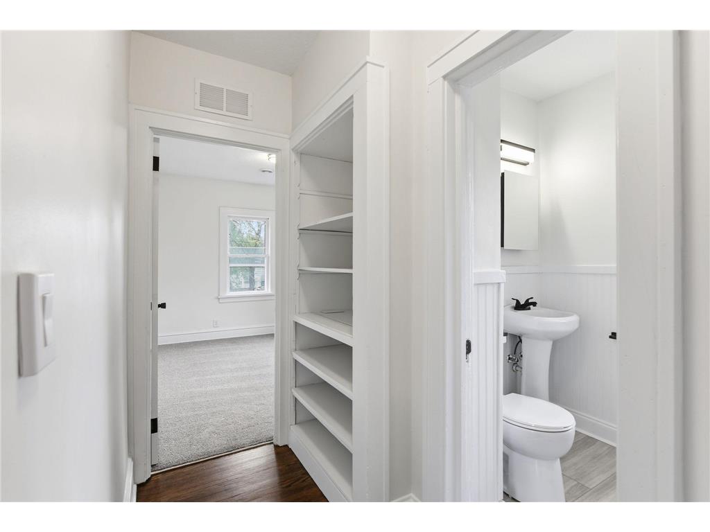 1311 30th Avenue N Minneapolis MN 55411 7067191 image34