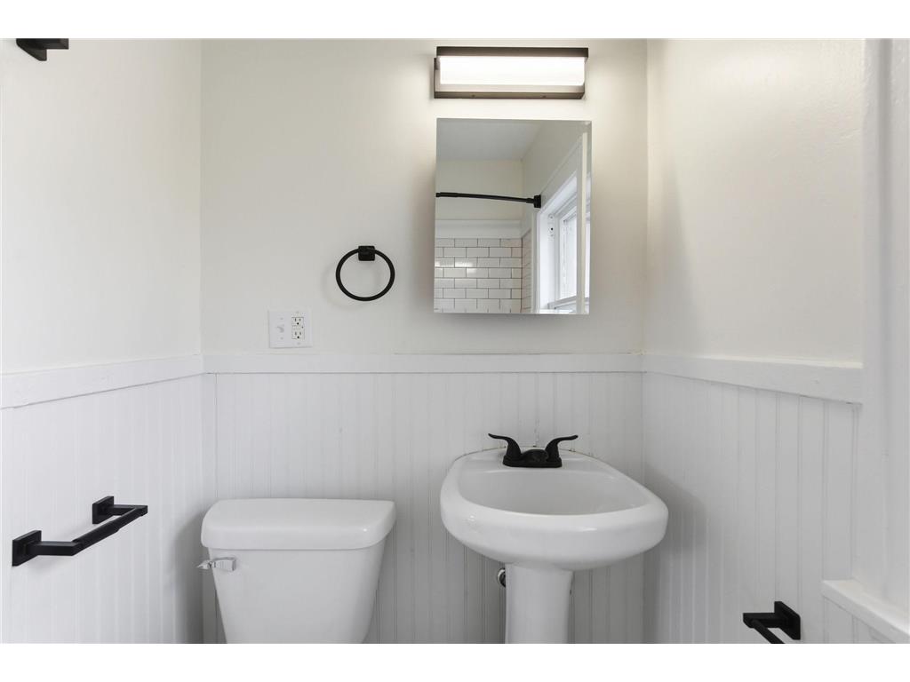 1311 30th Avenue N Minneapolis MN 55411 7067191 image35
