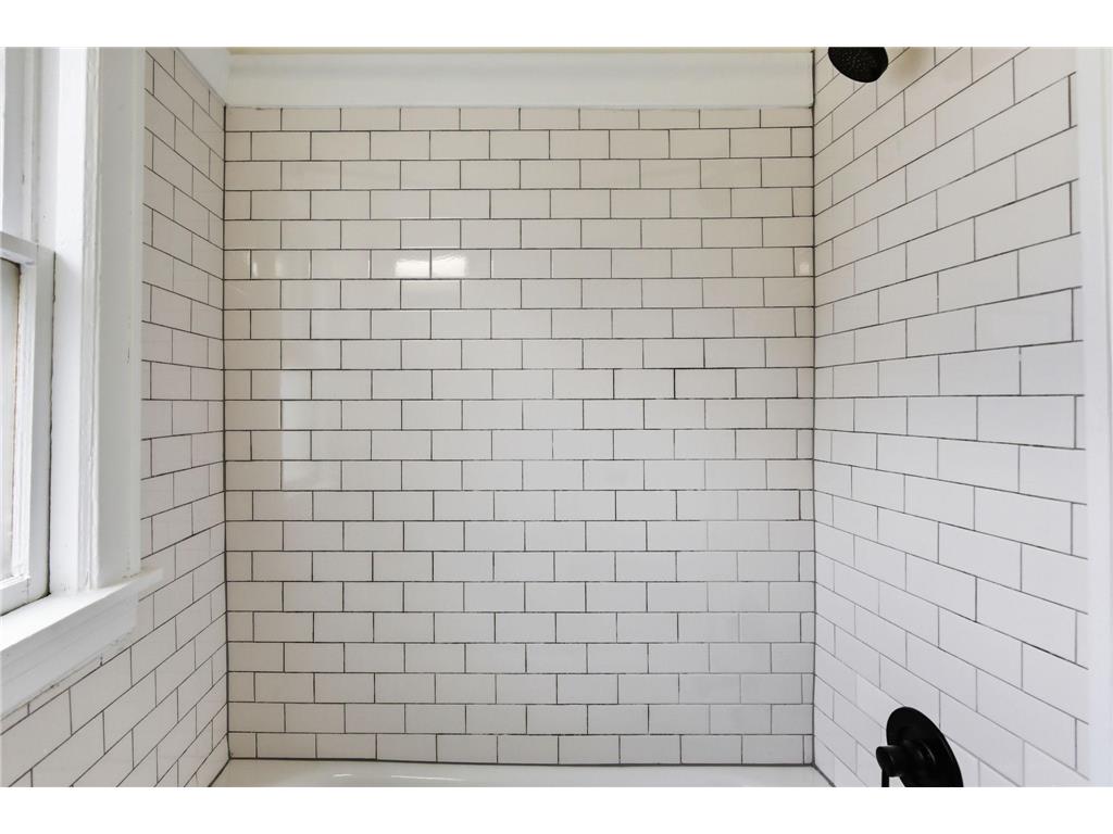 1311 30th Avenue N Minneapolis MN 55411 7067191 image36