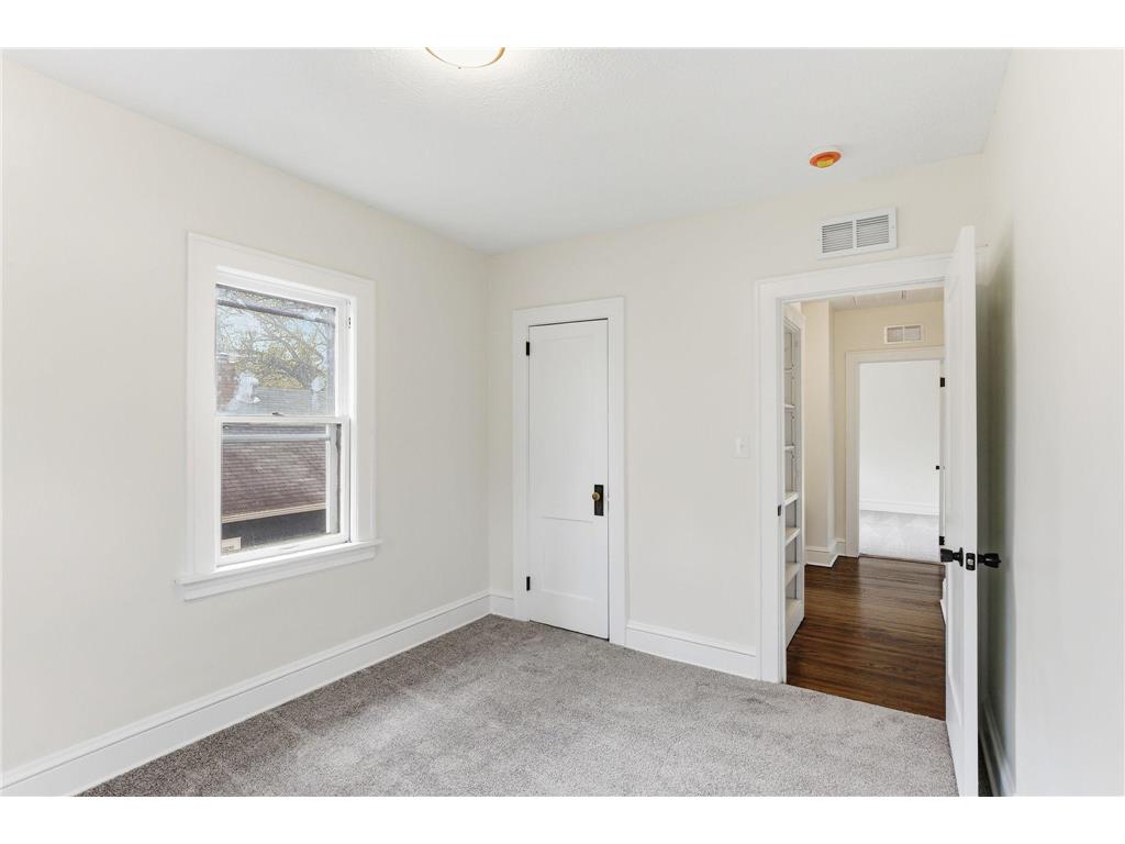 1311 30th Avenue N Minneapolis MN 55411 7067191 image38