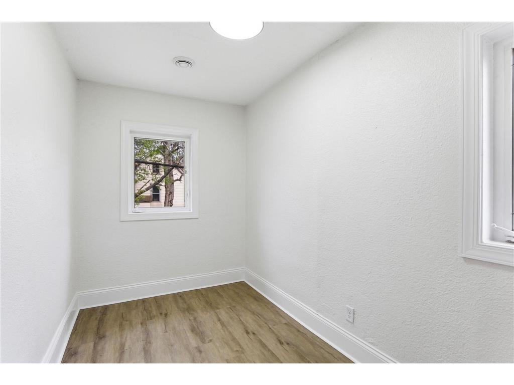 1311 30th Avenue N Minneapolis MN 55411 7067191 image39