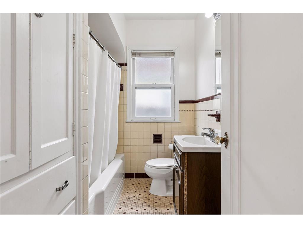 1311 Idaho Avenue W Saint Paul MN 55108 7035728 image18