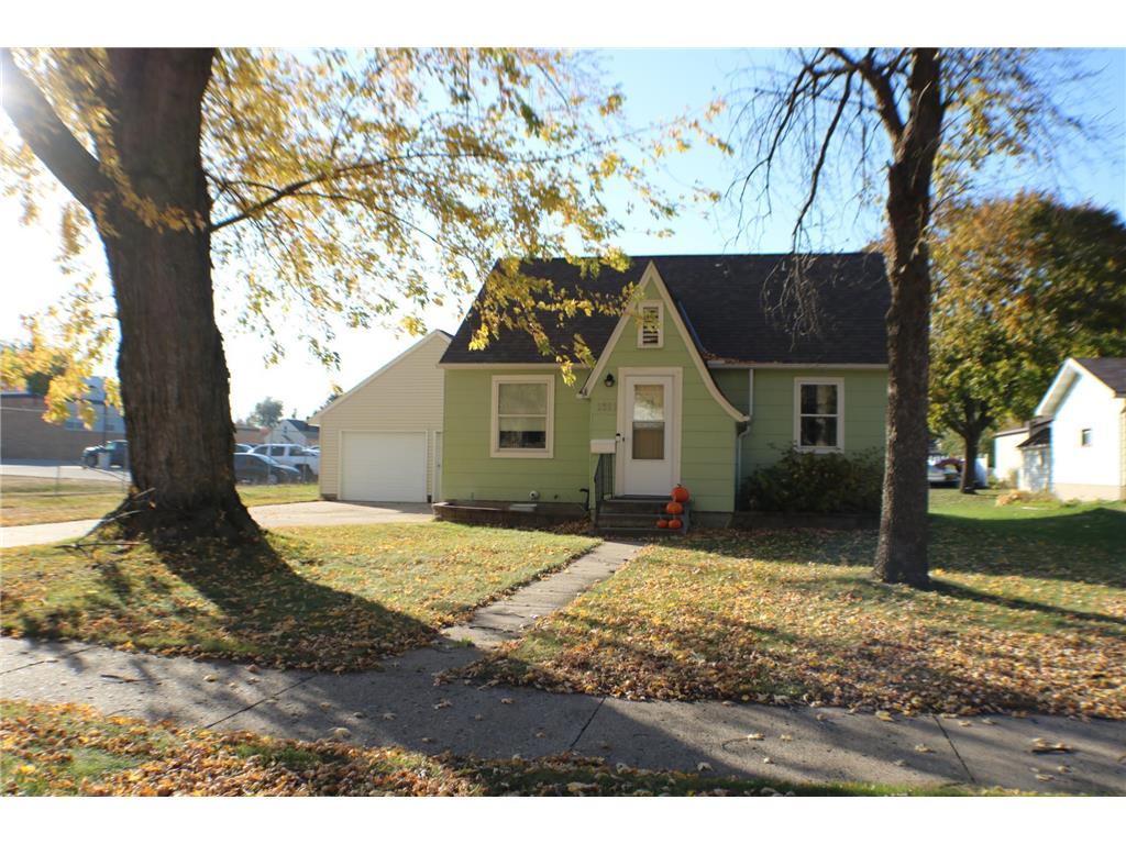 1311 N Elm Street Fairmont MN 56031 6813933 image1