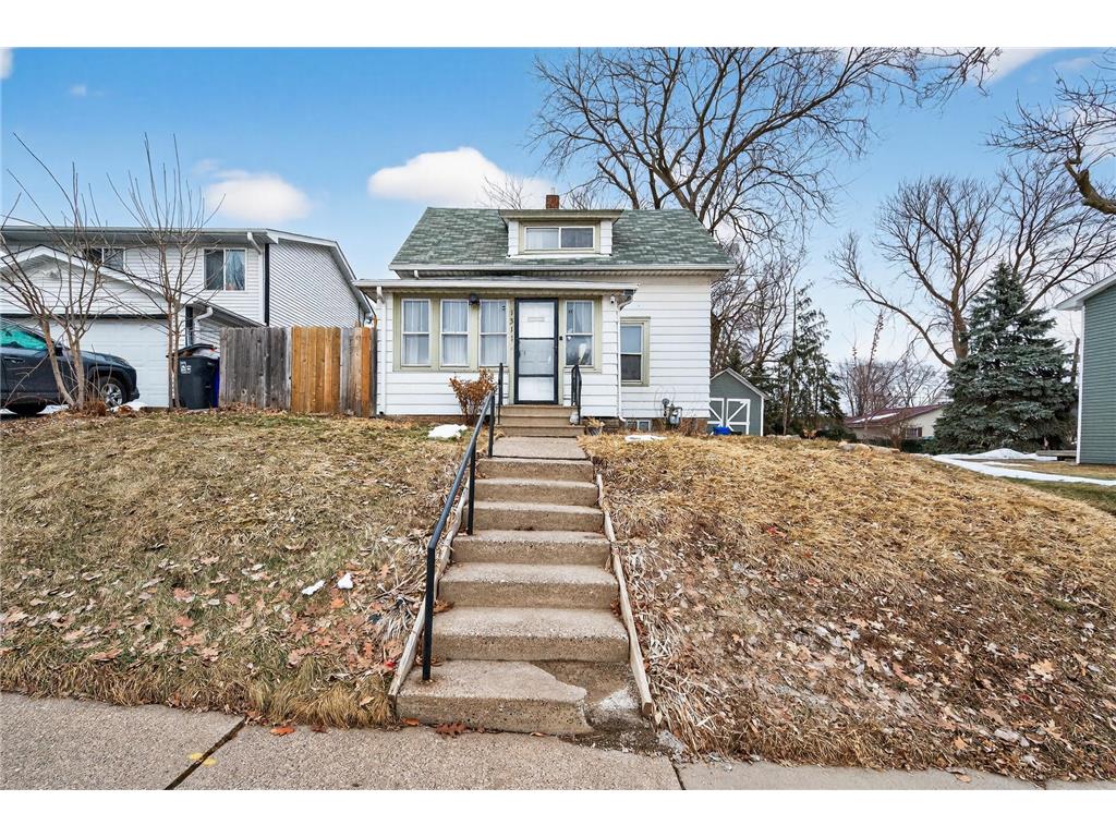 1311 Pacific Street Saint Paul MN 55106 7020016 image2