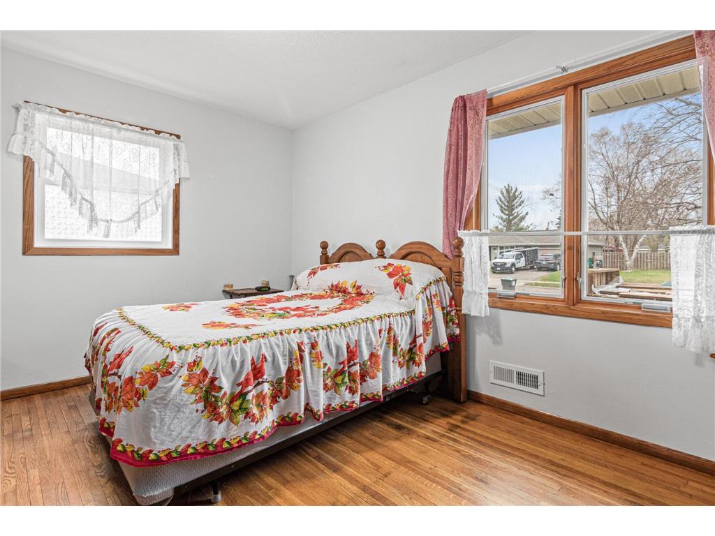 1312 72nd Avenue N Brooklyn Center MN 55430 7054725 image13