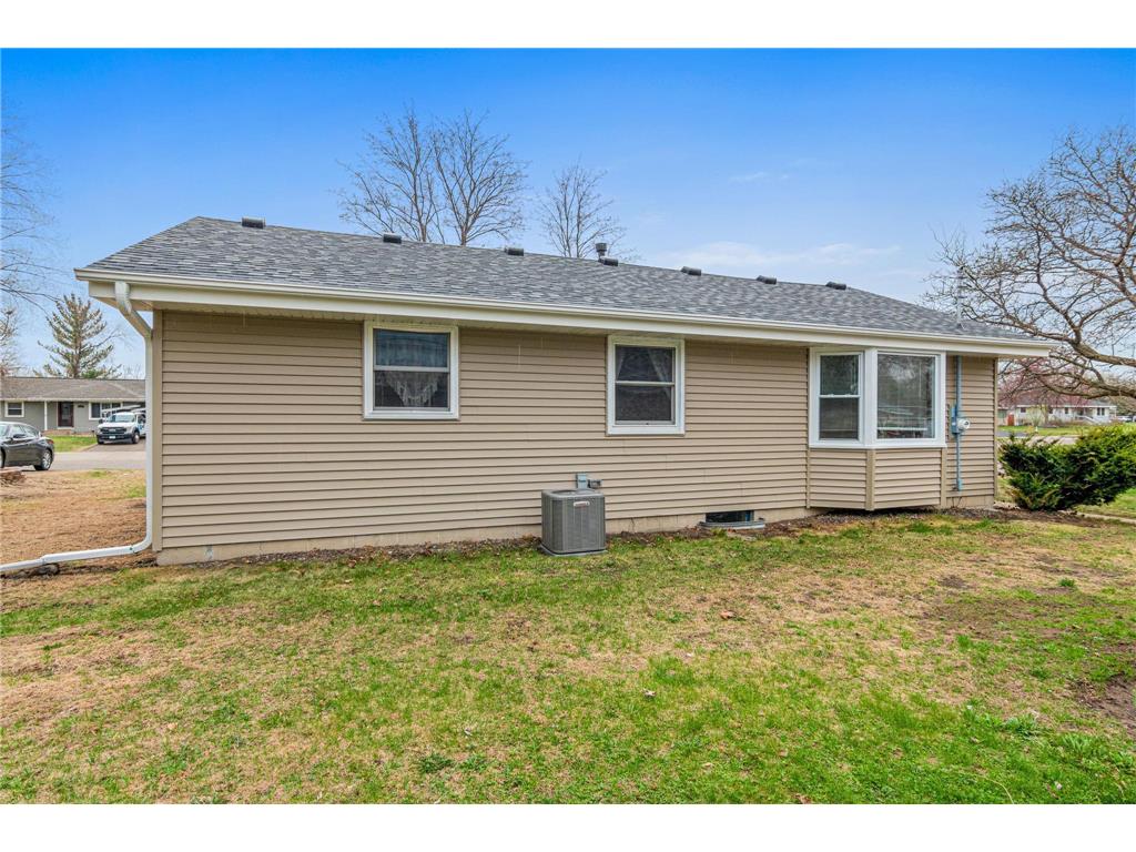 1312 72nd Avenue N Brooklyn Center MN 55430 7054725 image28
