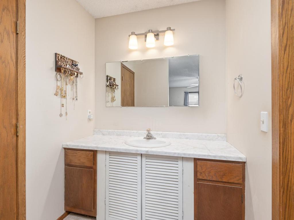 1312 Deercliff Lane Eagan MN 55123 7064890 image9
