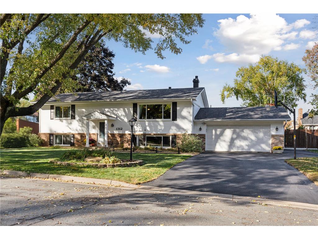 1312 Echo Drive Burnsville MN 55337 6795818 image1