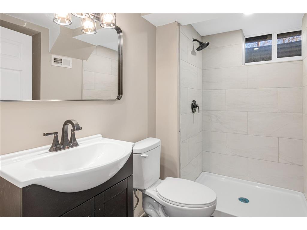 1312 Knox Avenue N Minneapolis MN 55411 6817504 image21