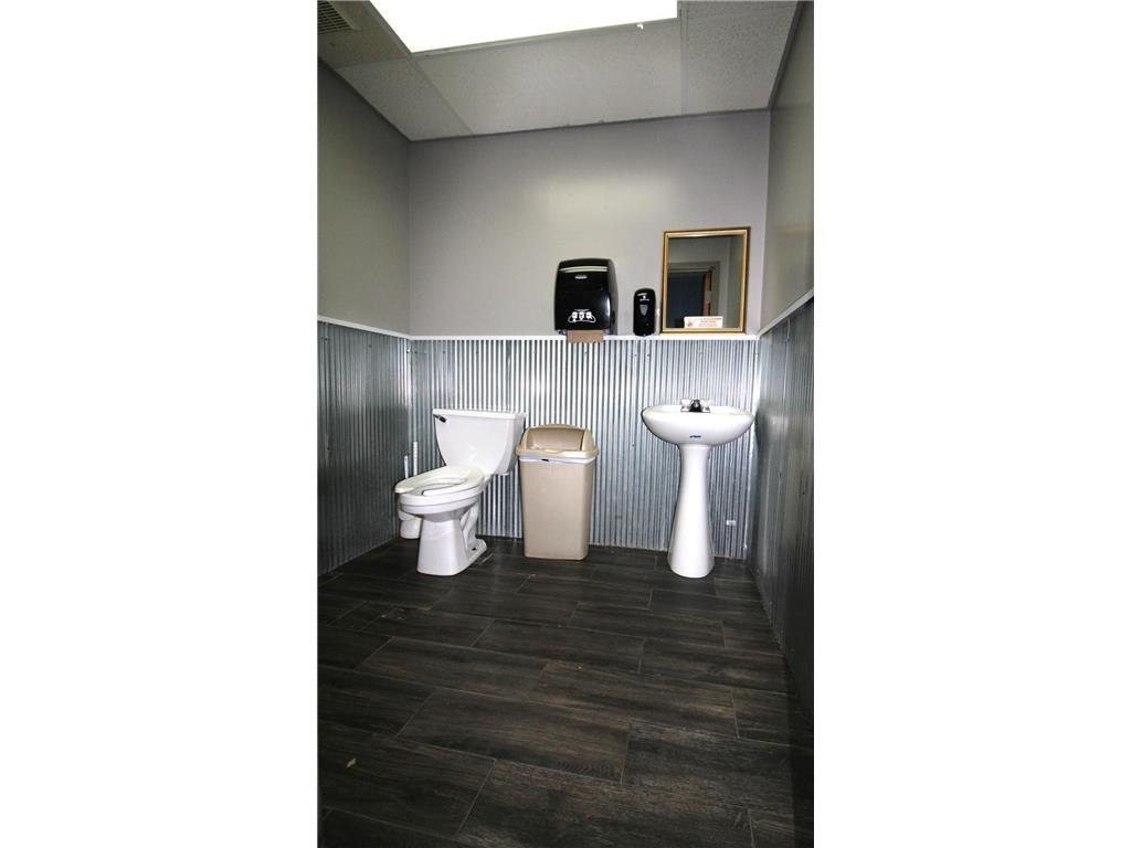 1312 Lakeland Drive SE #Giovanni's Willmar MN 56201 6671483 image12