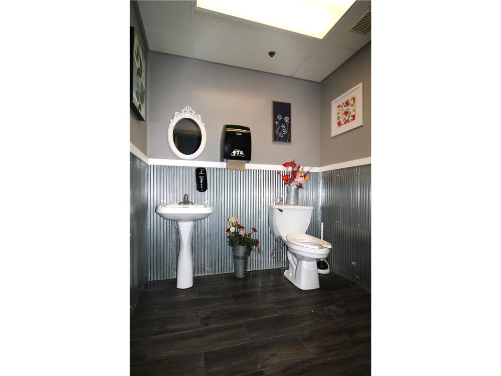 1312 Lakeland Drive SE #Giovanni's Willmar MN 56201 6671483 image13